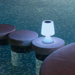 https://design-led.fr/ Lampe à Poser LED Extérieure Portative Uyoga RGBW avec Haut-Parleur Bluetooth et Batterie Rechargeable...
