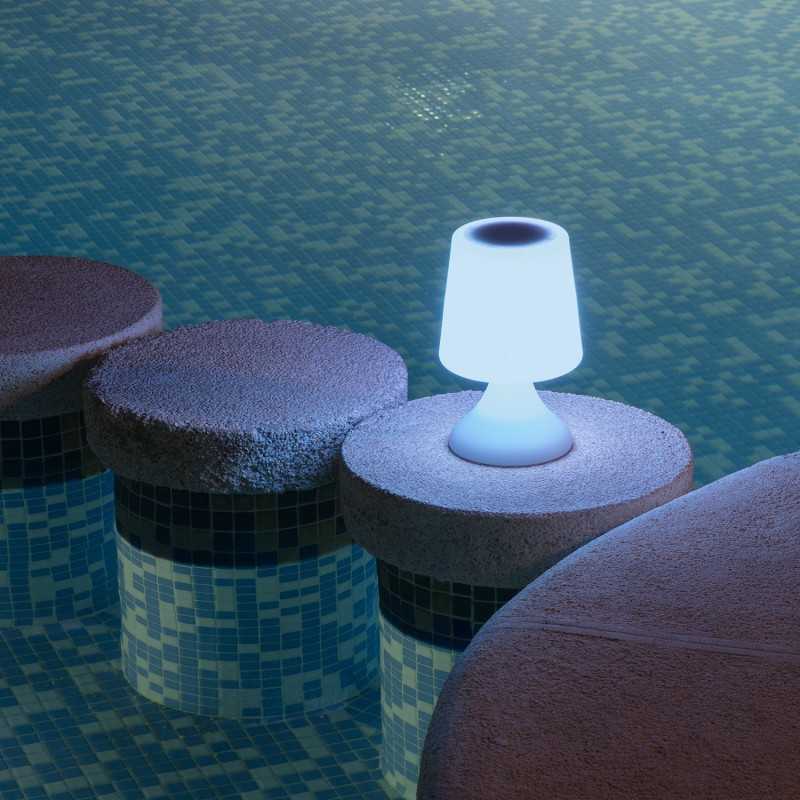 https://design-led.fr/ Lampe à Poser LED Extérieure Portative Uyoga RGBW avec Haut-Parleur Bluetooth et Batterie Rechargeable...