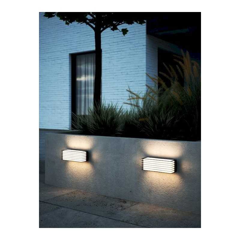 https://design-led.fr/ Fluctus 28 Applique murale Noir E27 IP44 99,90&nbsp;€ 99,90&nbsp;€ 2318231003